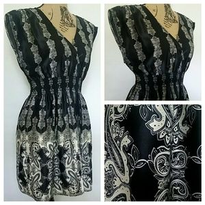 LILY White Black and Cream Paisley Silky Dress